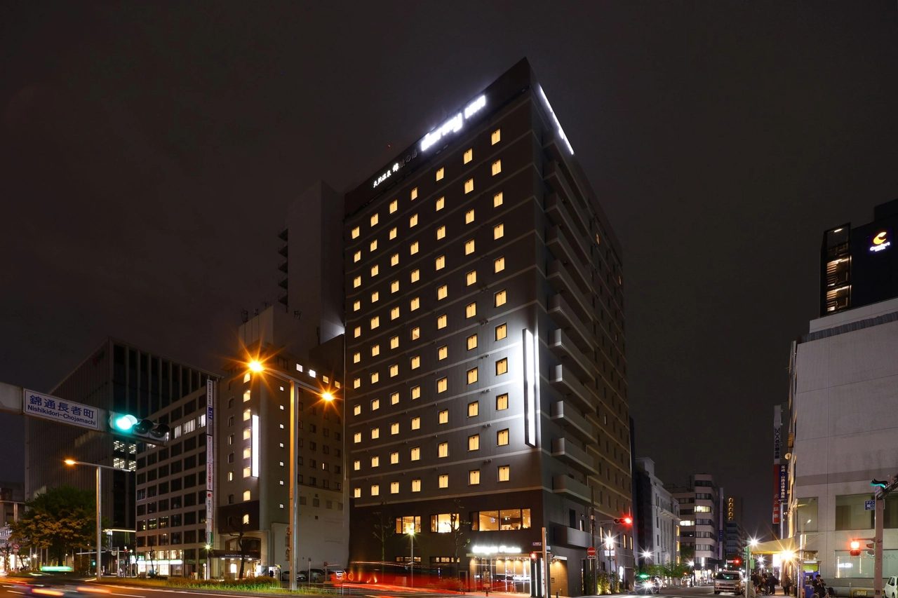 Dormy Inn PREMIUM 名古屋榮 飯店外觀與街景