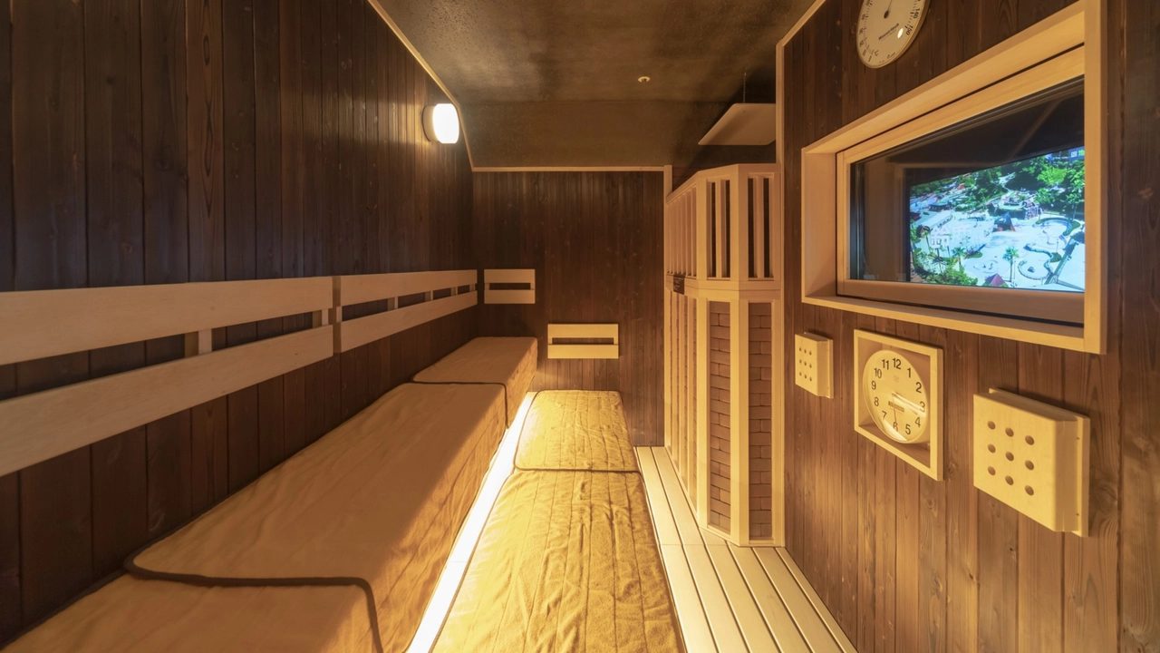 Dormy Inn PREMIUM 難波 ANNEX 兩段式的乾式三溫暖