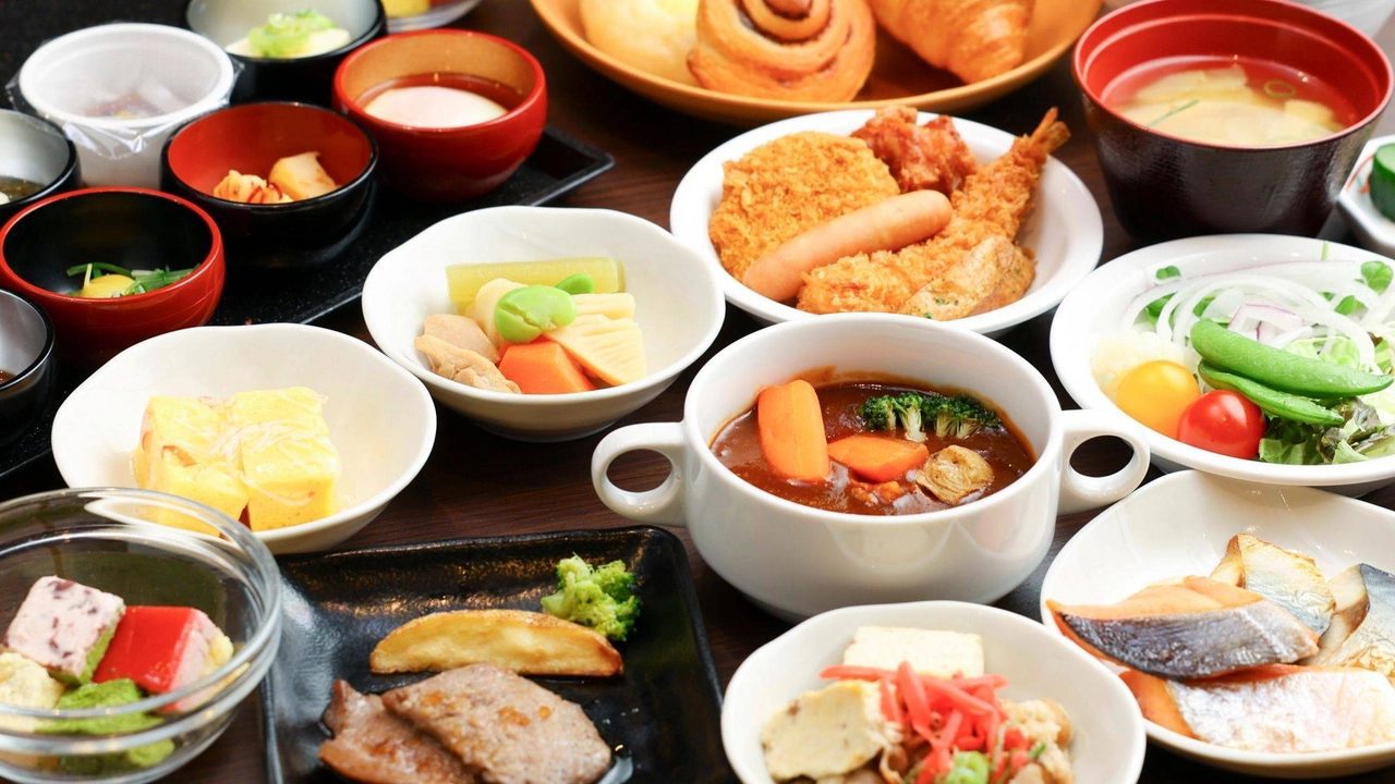 Dormy Inn PREMIUM 大阪北濱 早餐的和洋自助餐