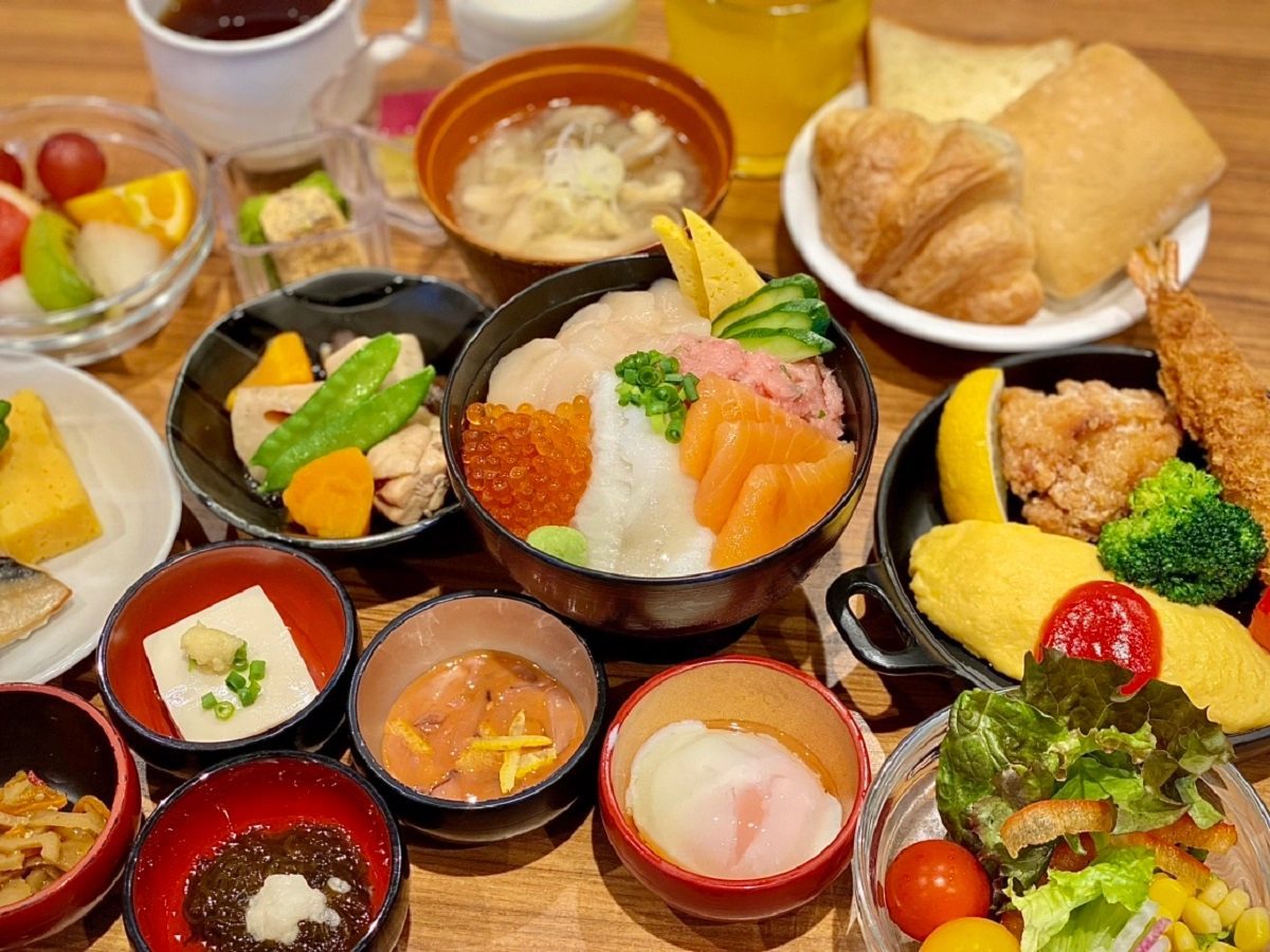 Dormy Inn PREMIUM 札幌 早餐自己組的海鮮丼
