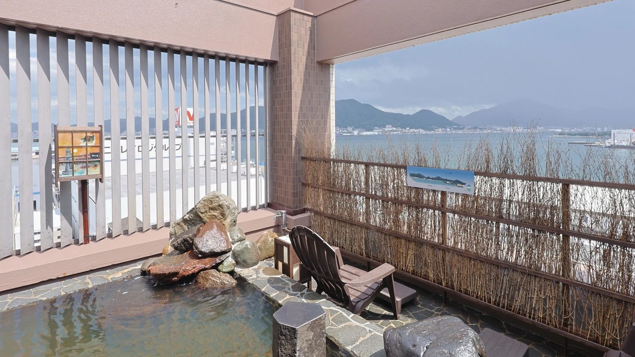Dormy Inn PREMIUM 下關 看得到關門海峽的大浴場