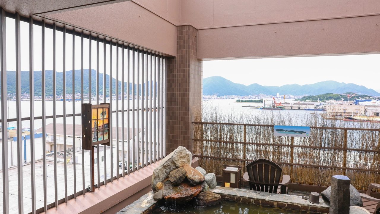 Dormy Inn PREMIUM 下關 正對關門海峽的露天風呂