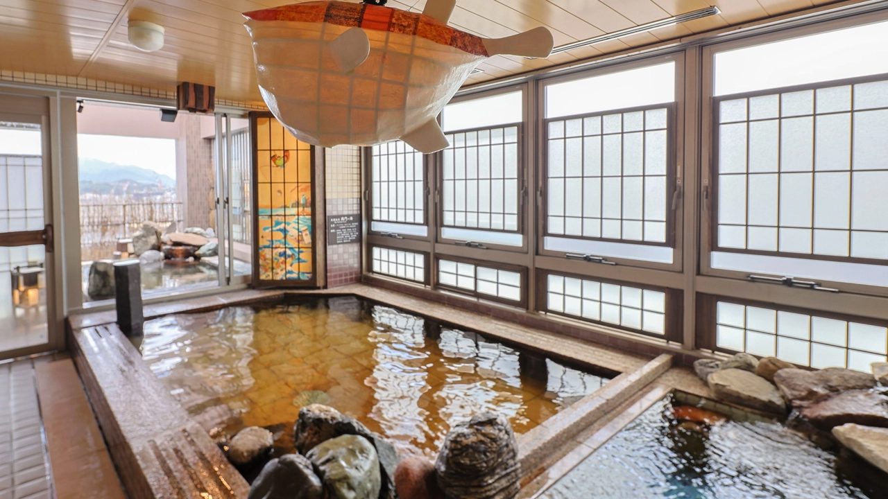 Dormy Inn PREMIUM 下關 內湯與露天風呂之間