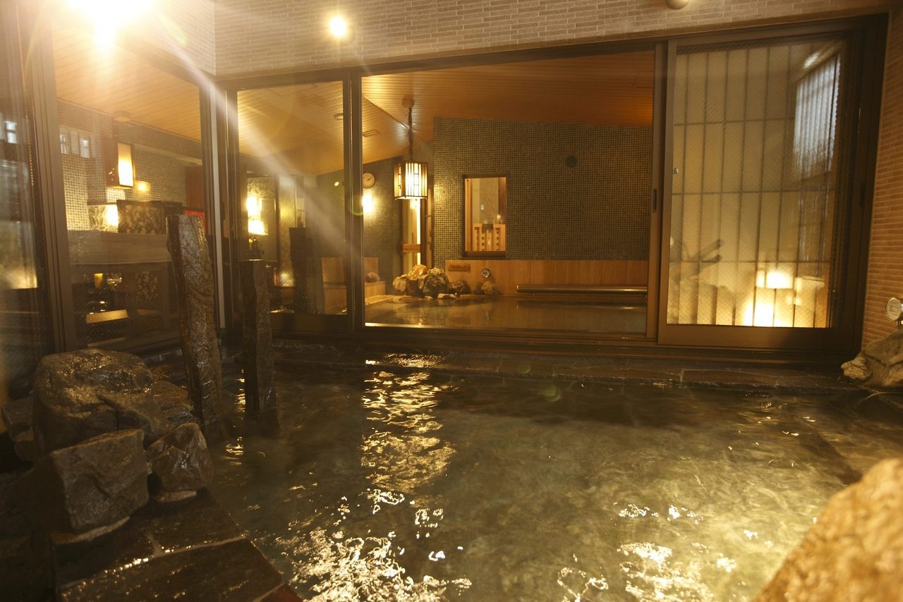 Dormy Inn PREMIUM 和歌山 日高川的石與漂流木造景