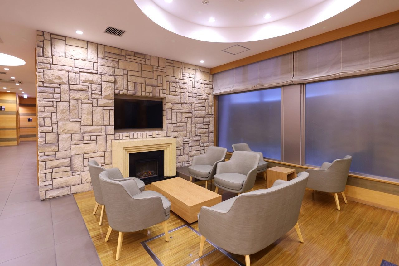Dormy Inn 札幌 ANNEX 大廳的休息空間