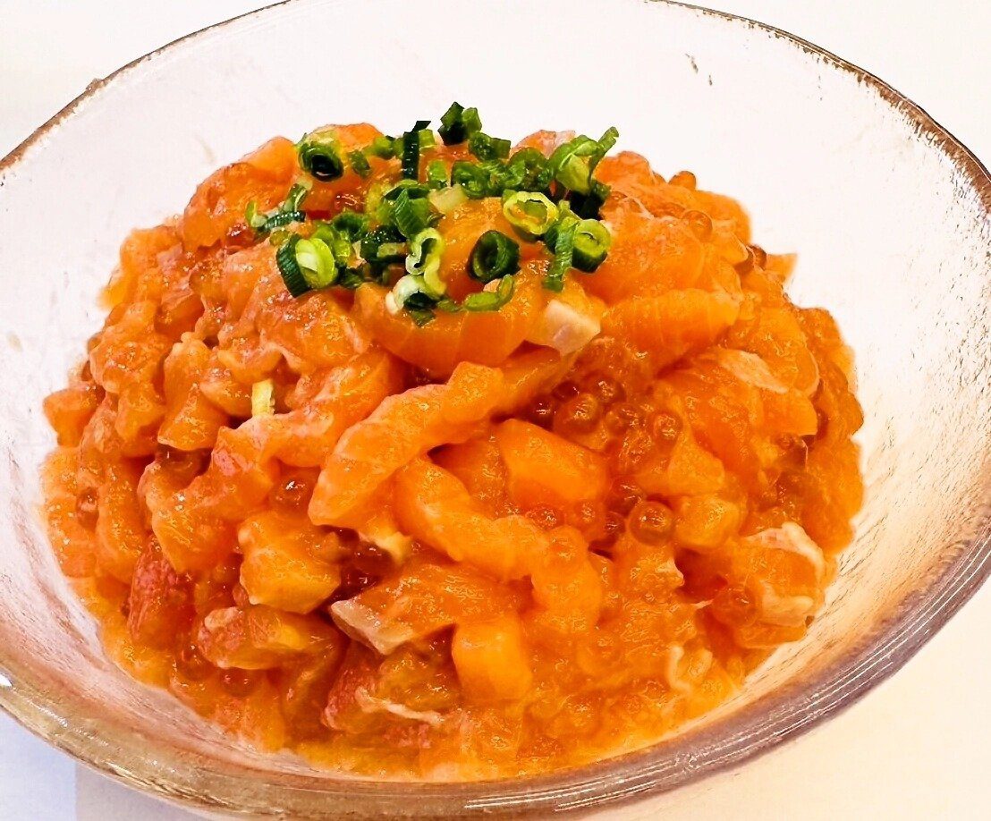 Dormy Inn 仙台站前 海鮮丼用的鮭魚與鮭魚卵