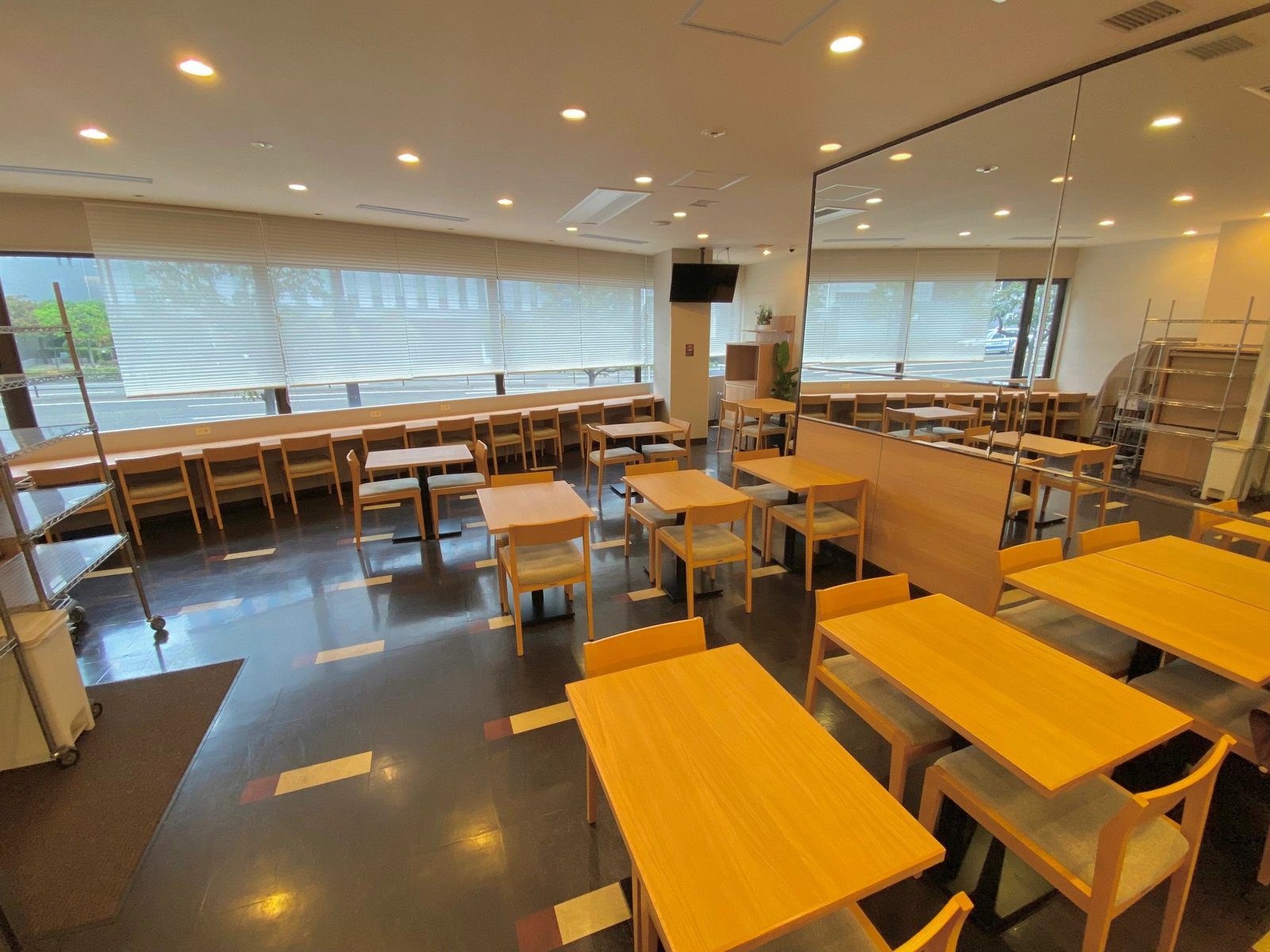 Dormy Inn 仙台站前 1 樓早餐餐廳「旅籠」的座位區