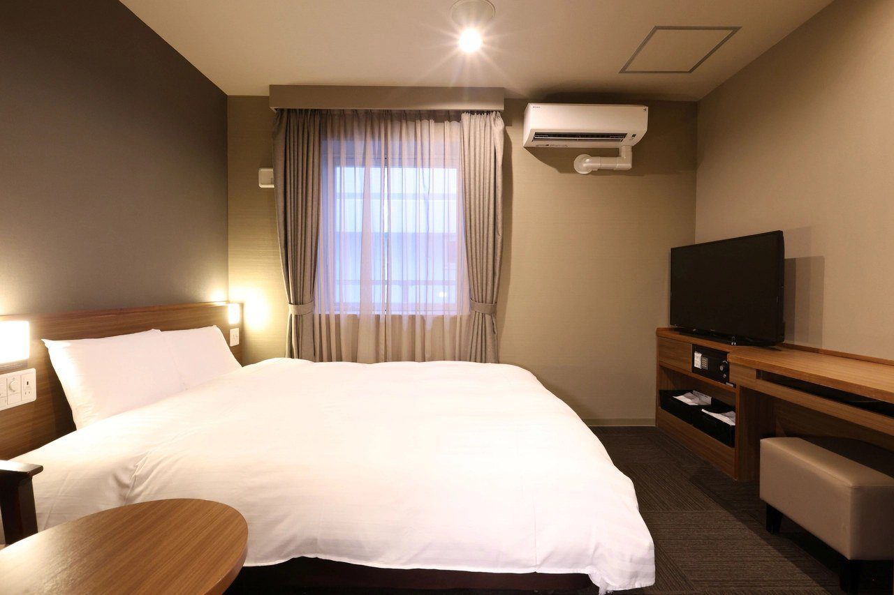 Dormy Inn 富山 半雙人床客房