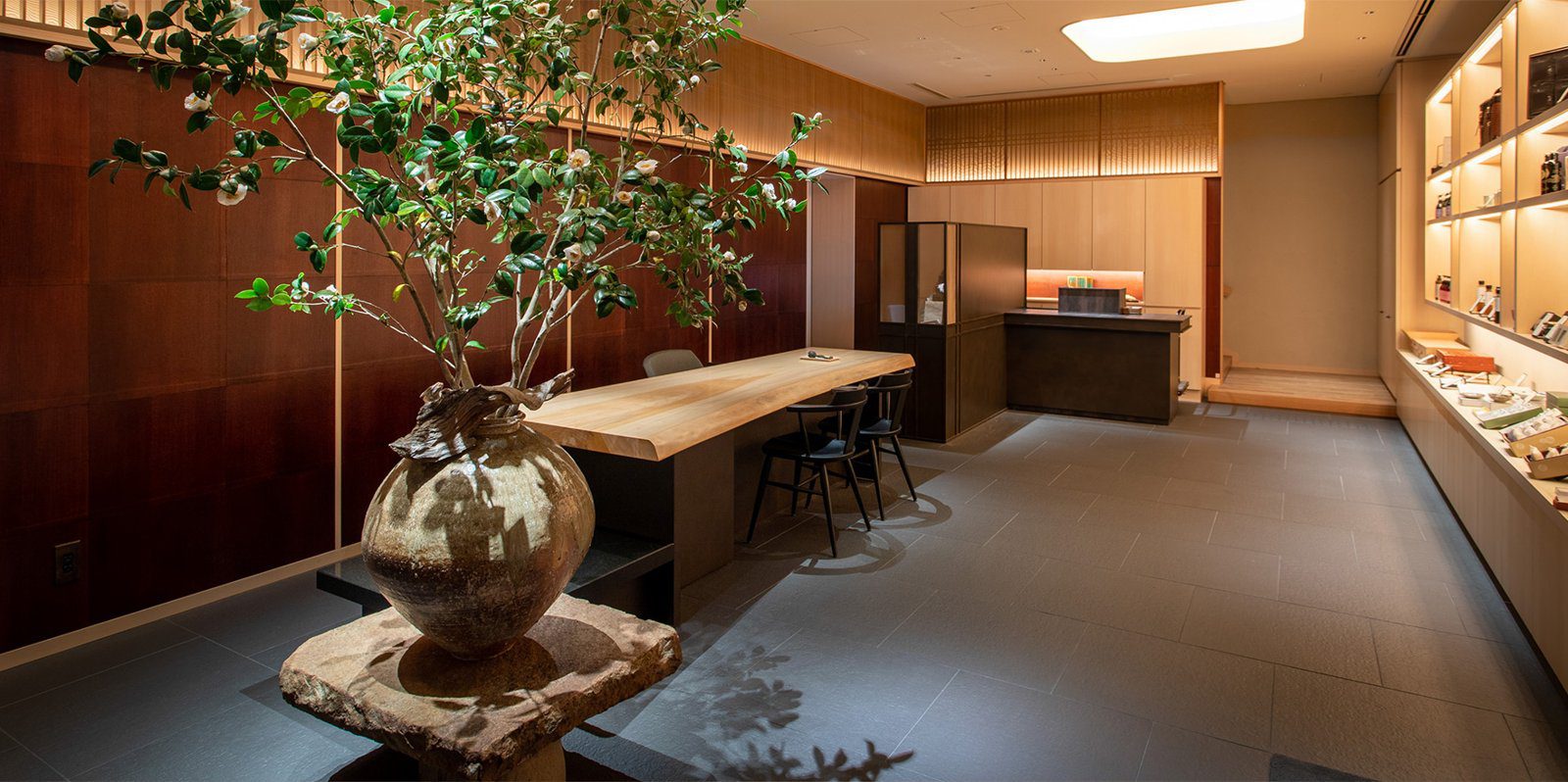 馥府 京都 館內伴手禮區與櫃檯