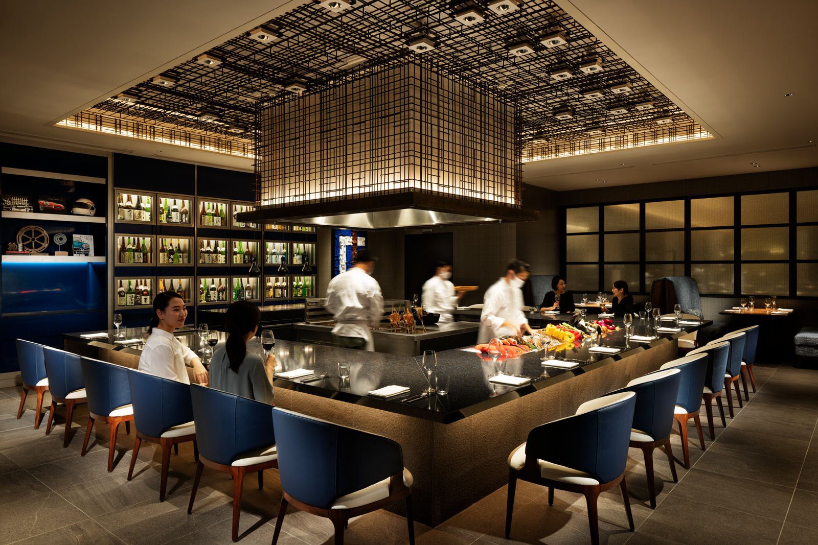 富士賽車場飯店 Robata OYAMA 的爐端燒吧台