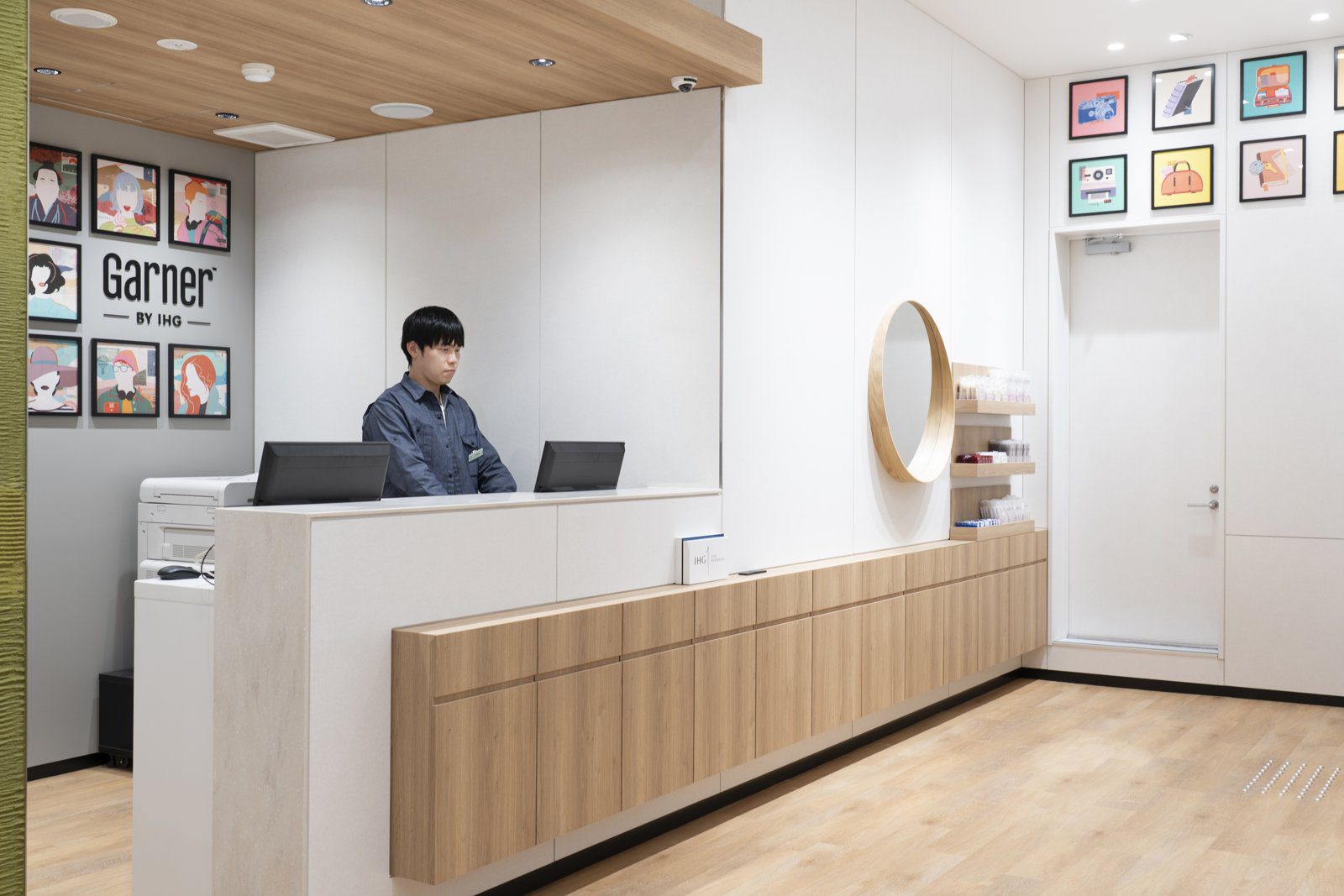 Garner Hotel 京都四條烏丸 1 樓報到櫃台