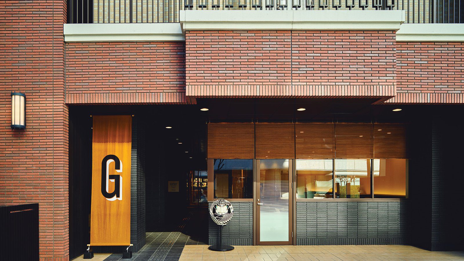 大阪本町御堂筋 Garner 酒店 白天的飯店入口