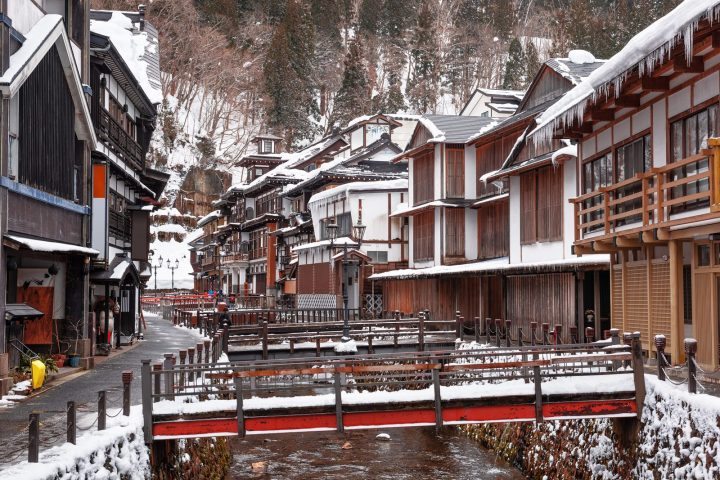 2026–2027 冬季銀山溫泉攻略:交通管制、預約與雪地行程安排