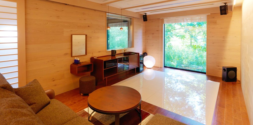函館大沼 鶴雅度假村 EPUY SPA 起居間付雙床房的起居空間