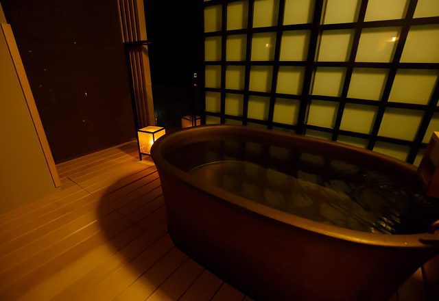 箱根湯本溫泉 月之宿 紗ら 客房的露天風呂