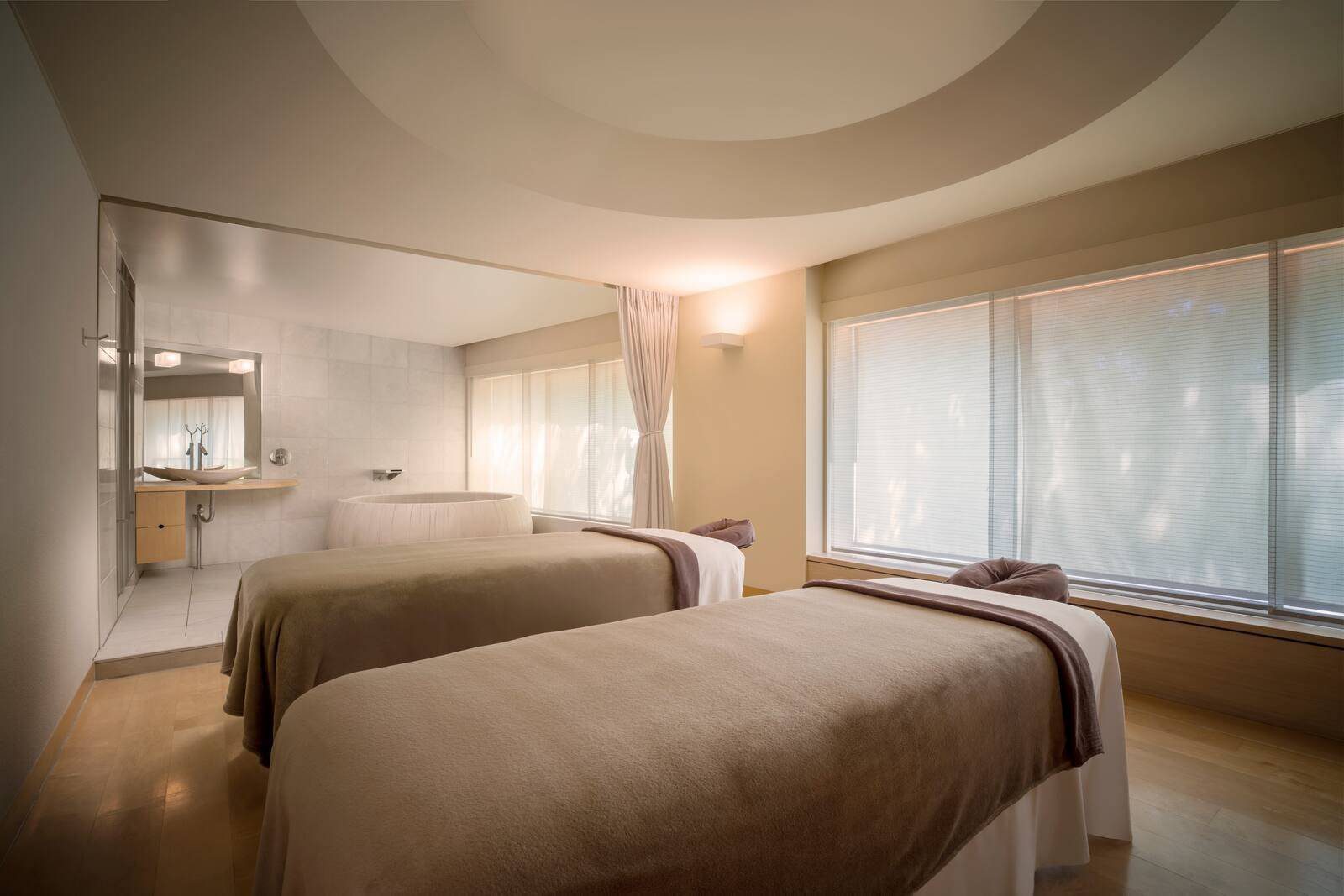 二世古村希爾頓酒店 Aranya Spa 的雙人療程室