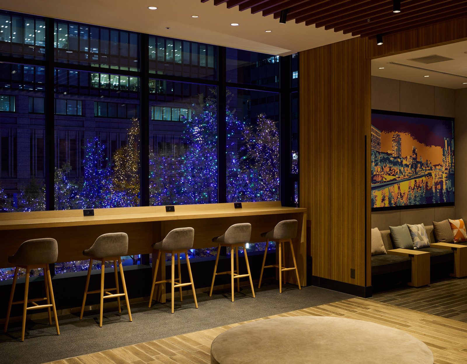 大阪市中心御堂筋智選假日酒店 Great Room 窗邊吧檯座位