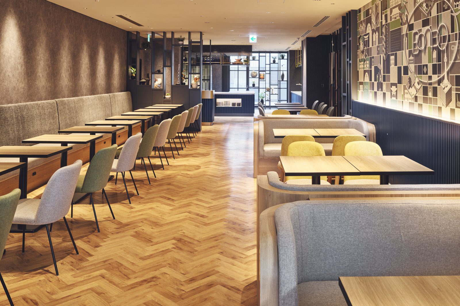 京都五條假日酒店 BONDO 餐廳用餐區座位