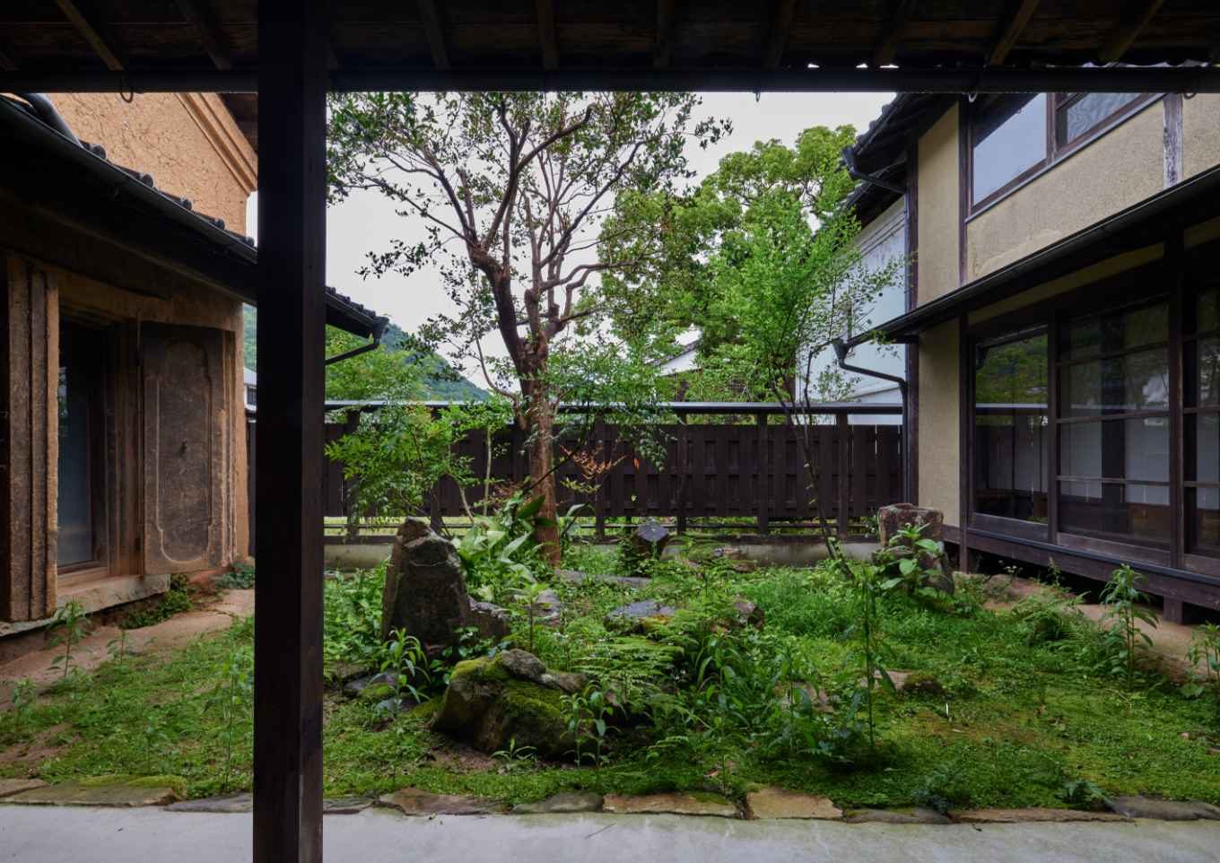 竹田城 城下町 HOTEL EN 庭園與老建築