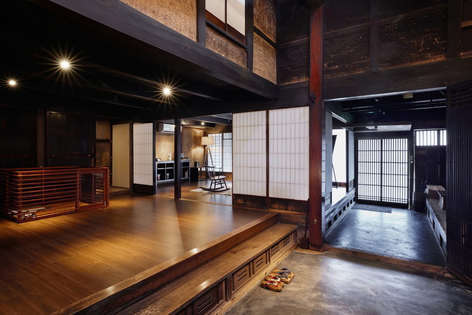 竹田城 城下町 HOTEL EN 老建築的起居空間