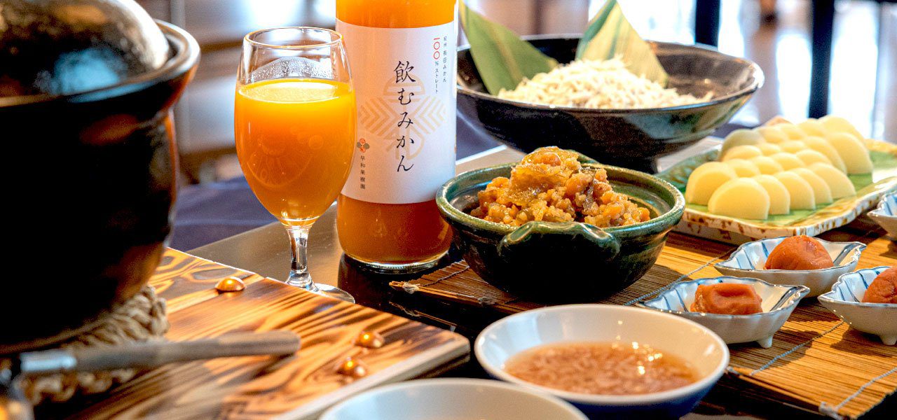 和歌山格蘭比亞大酒店 早餐的紀州食材與柑橘汁