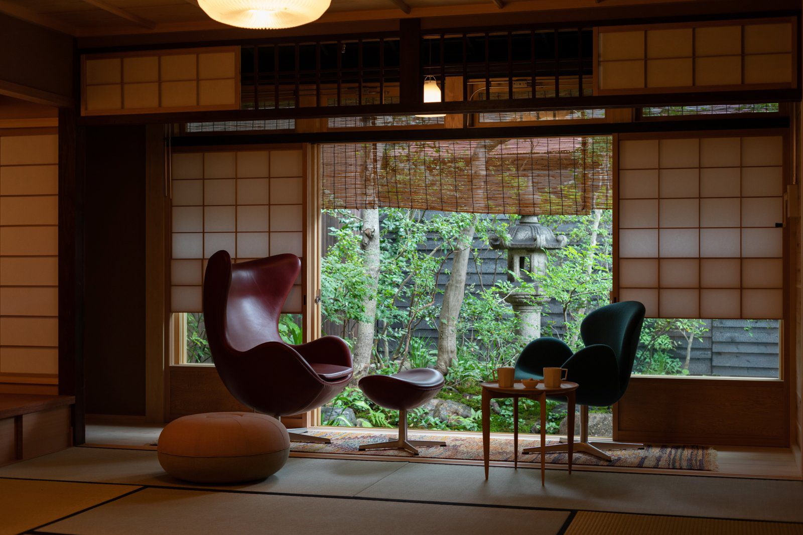 HOTEL 講 大津百町 茶屋 101 的起居室與庭園
