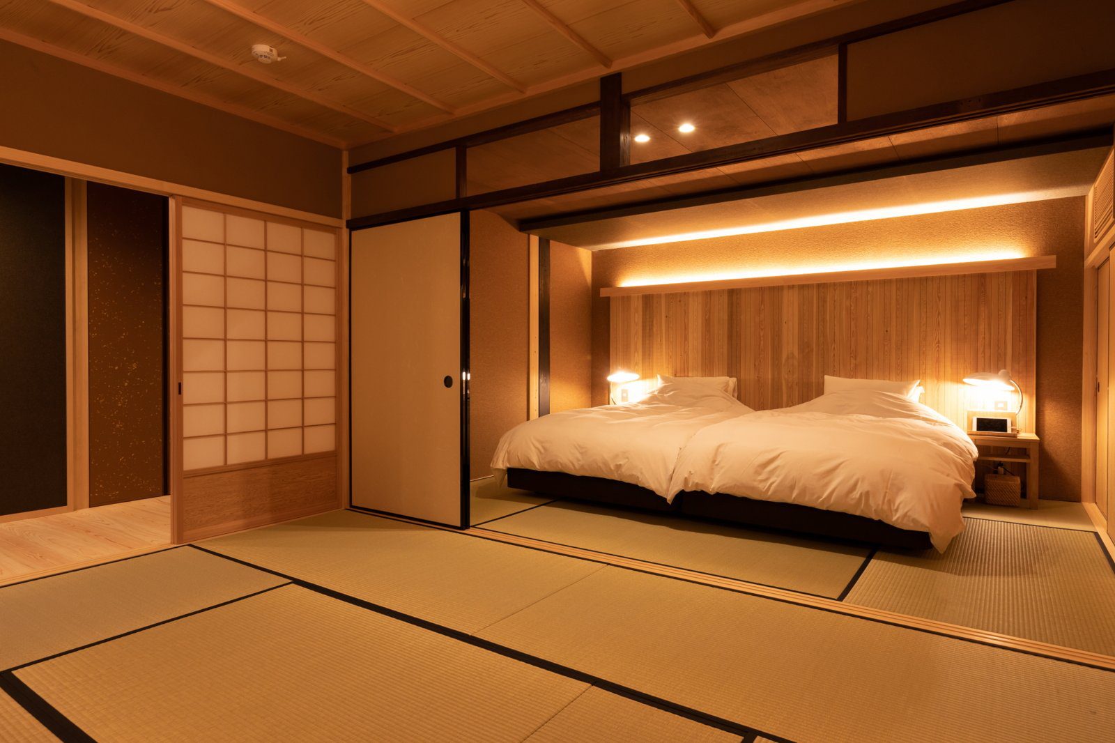 HOTEL 講 大津百町 茶屋 101 Junior Suite 的臥室