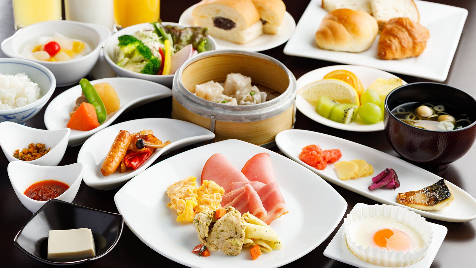 盛岡大都會大飯店（本館・新館） JUEN 早餐的點心蒸籠與和洋菜色