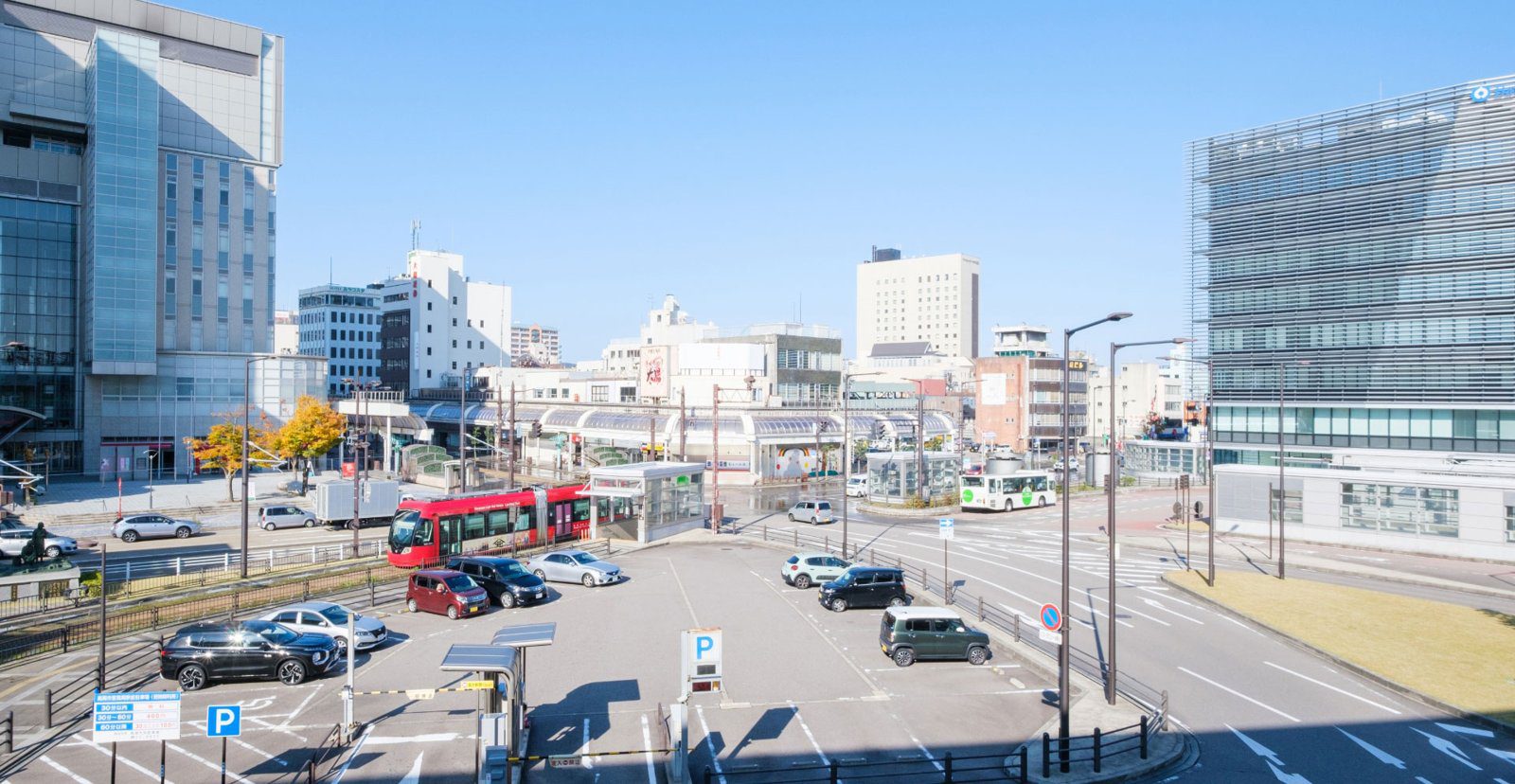 高岡新大谷飯店 高岡站前廣場街景