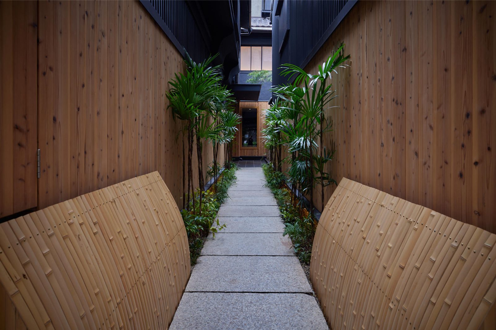 Hotel VMG Kyoto 鴨川 通往入口的小徑