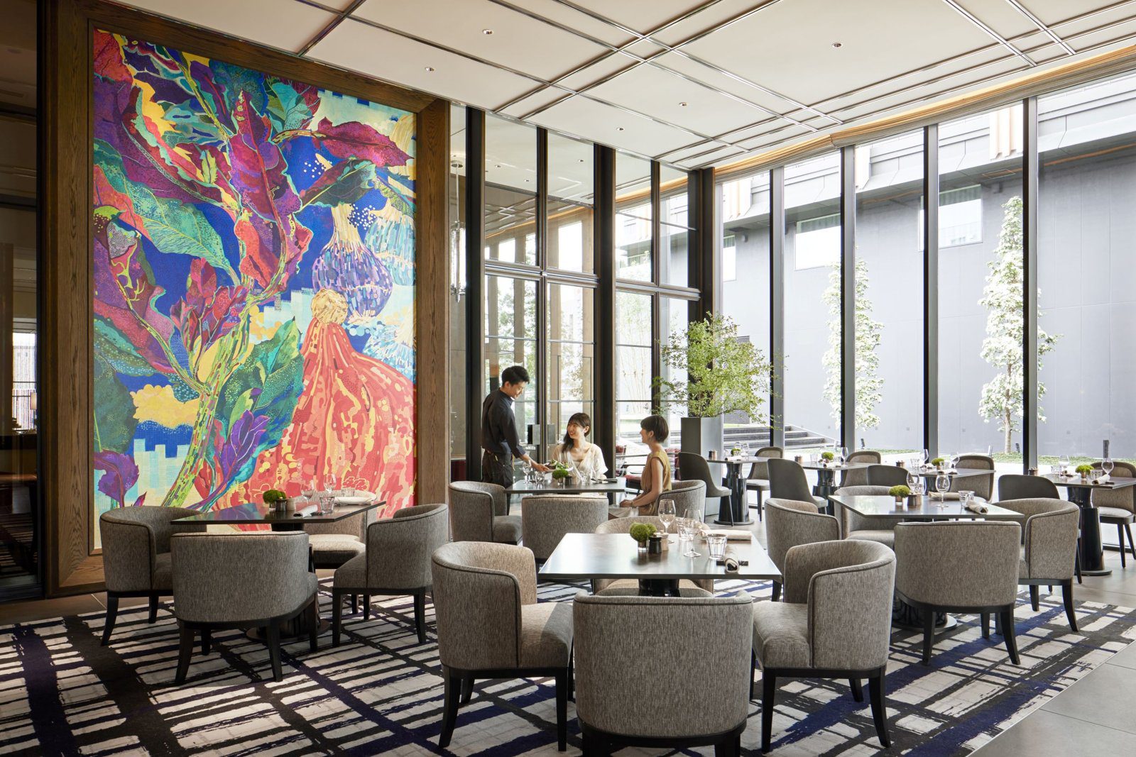 金澤凱悅尚萃酒店 FIVE – Grill & Lounge 白天的用餐區