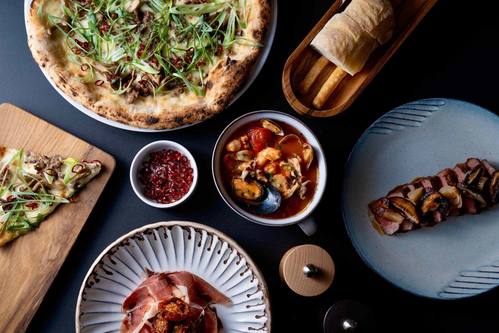 京都凱悅麗晶酒店 Trattoria Sette 的窯烤披薩與義式料理
