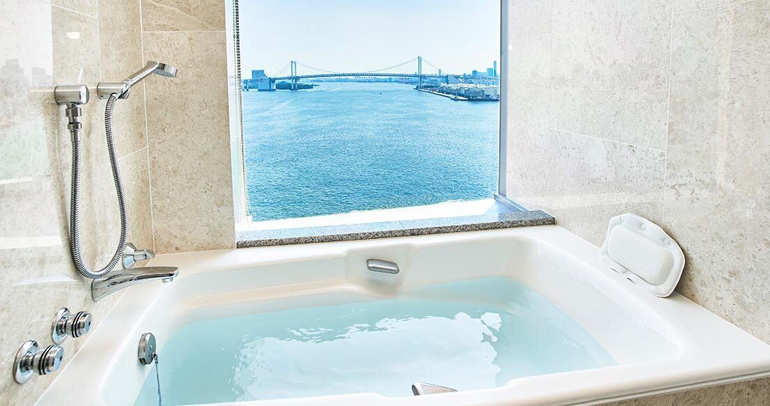 洲際酒店東京灣 浴室也有窗
