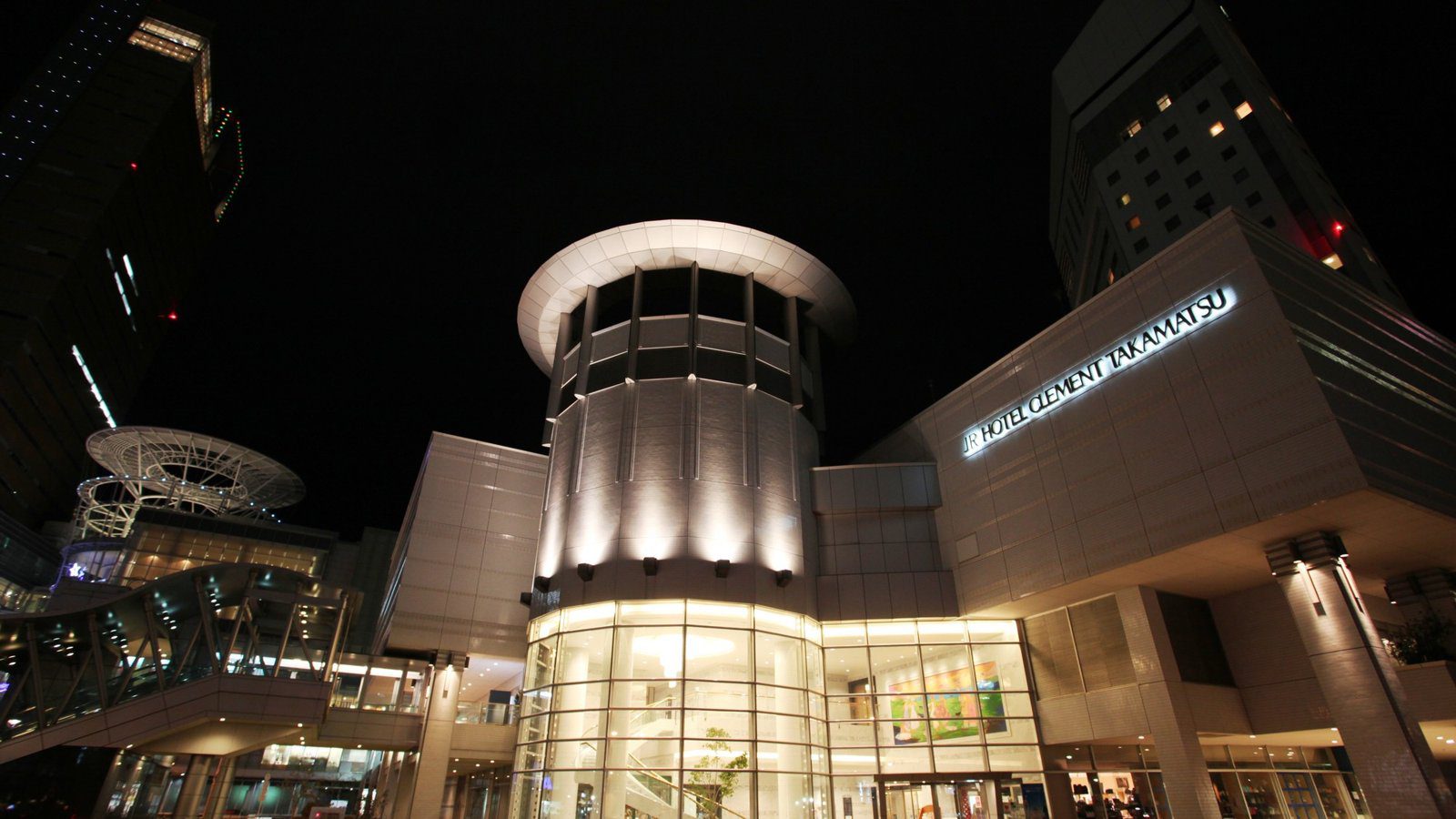 高松 JR 克萊門特飯店 從 JR 高松站看飯店夜景