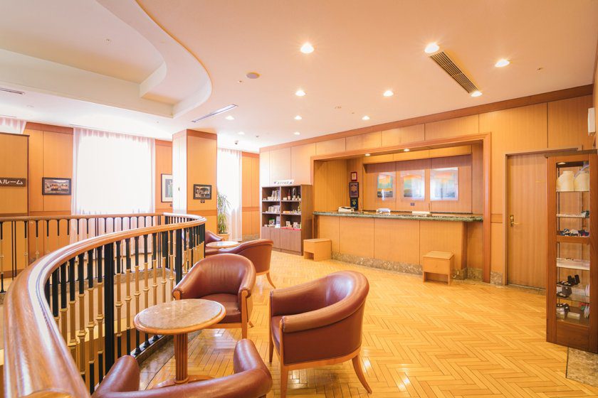 宇和島 JR 克萊門特飯店 2 樓大廳交誼區