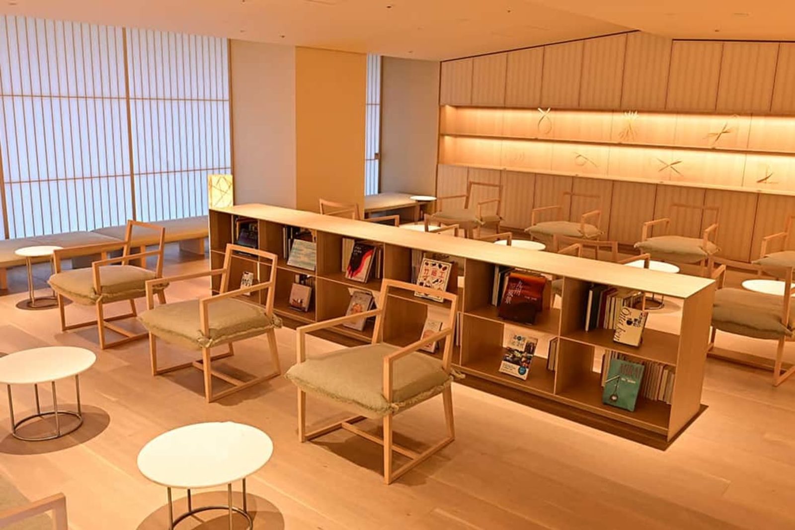 界 別府 旅行圖書館