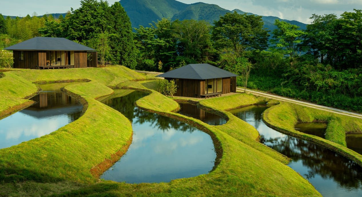 界 由布院 緣廊下的層層梯田