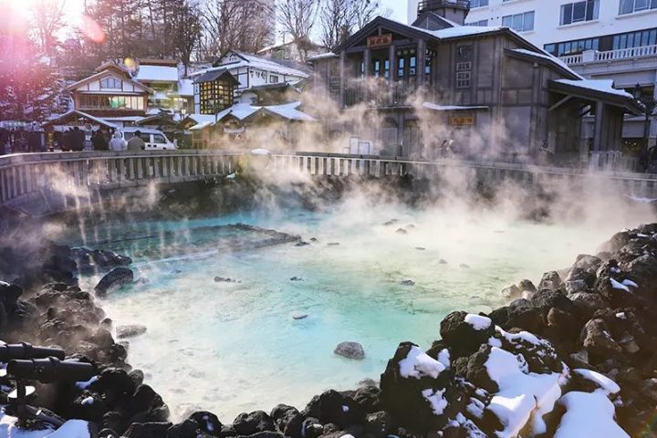 草津溫泉旅遊攻略｜湯畑、西之河原、公共浴場、交通與溫泉飯店推薦
