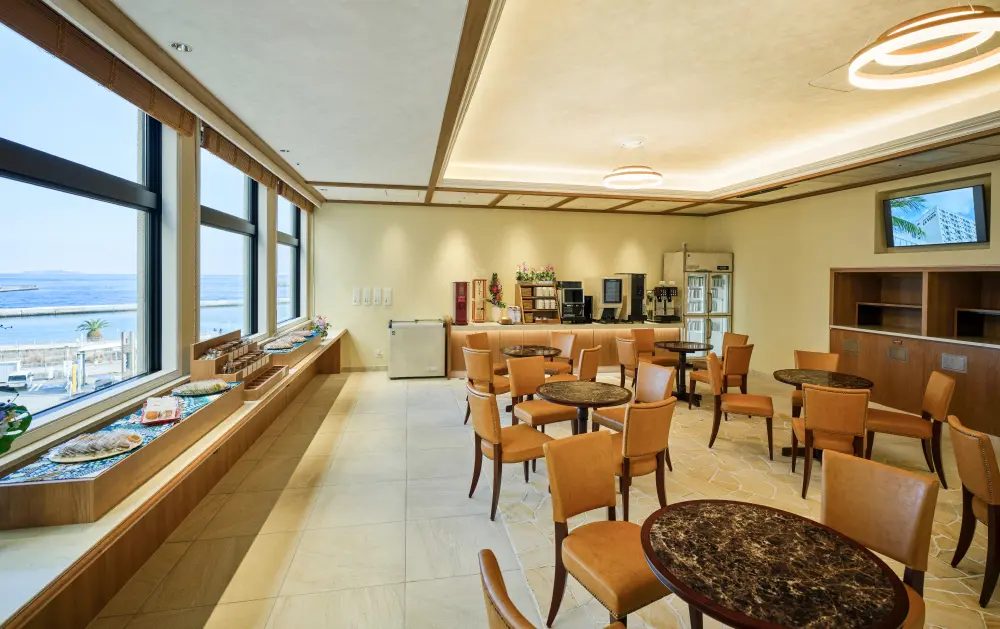 La Vista 熱海 Terrace 大廳交誼廳