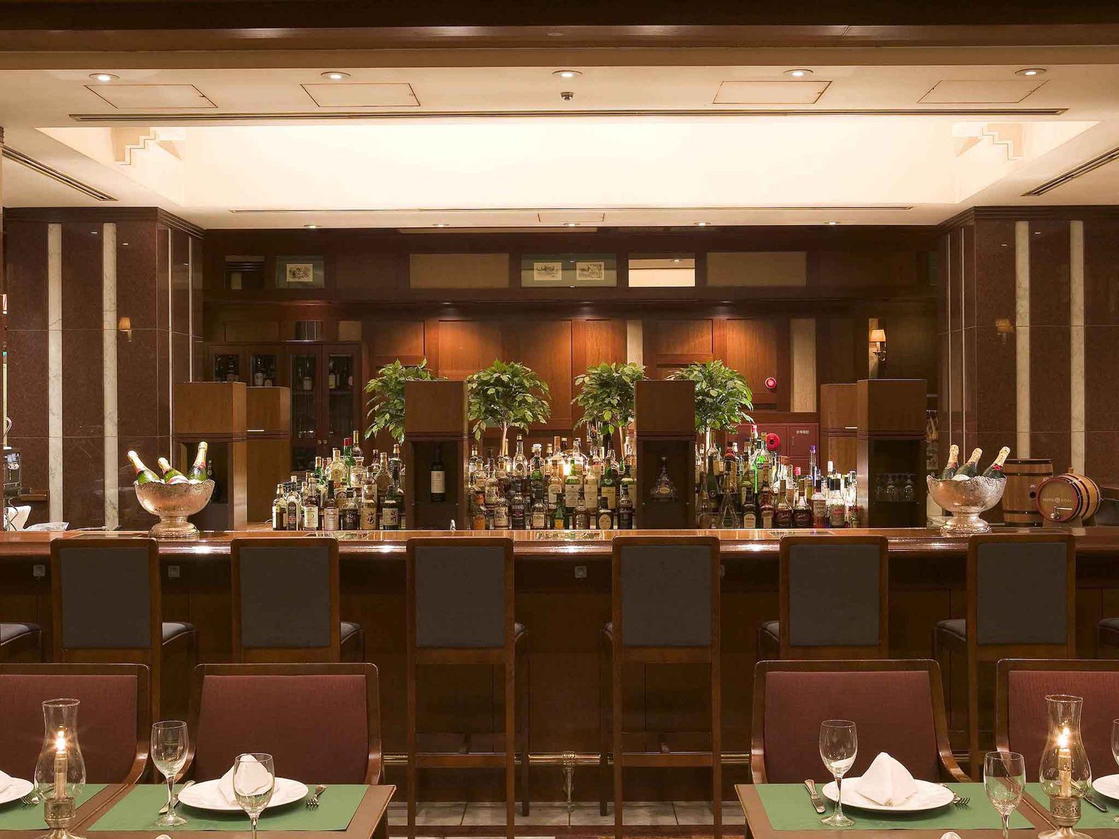 名古屋賽普雷斯美居酒店 地下一樓酒吧的吧台