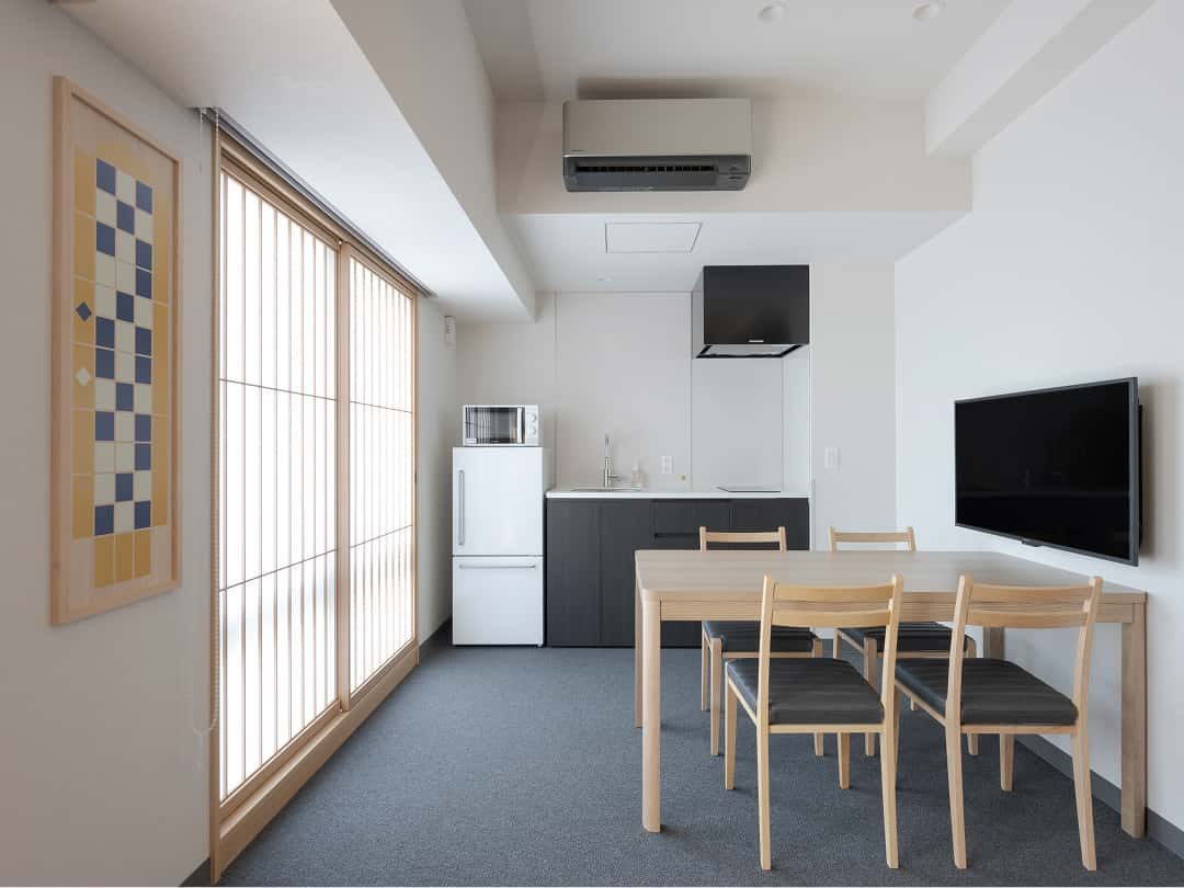 MIMARU大阪 難波STATION 日式房的餐桌