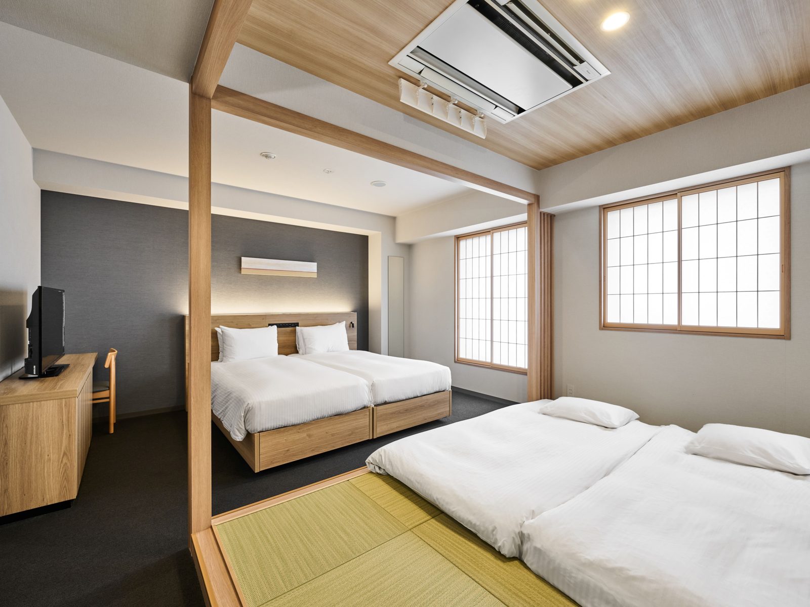 MIMARU東京 赤坂 雙床與餐桌