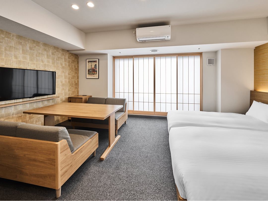 MIMARU東京 錦糸町 起居空間與床鋪
