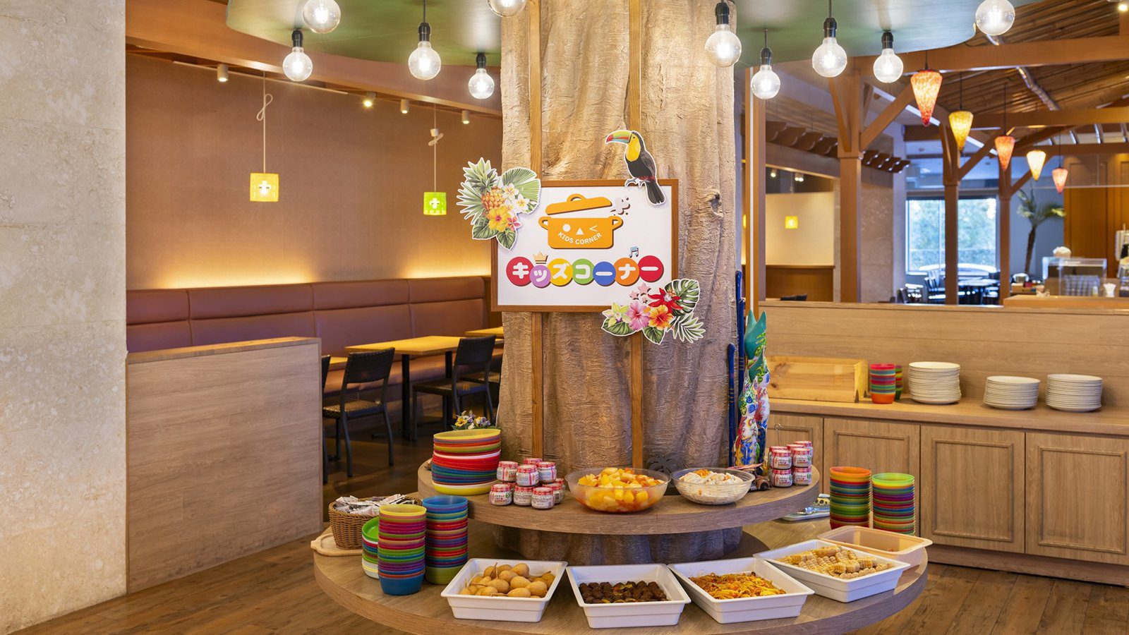 三井花園飯店 Prana 東京灣 早餐會場中央依小孩身高設計的兒童自助區