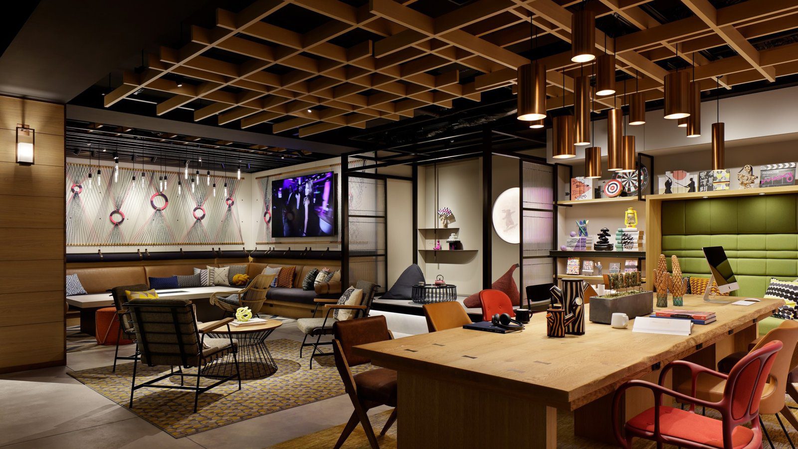 京都 Moxy 酒店 大廳 Library 區與長桌