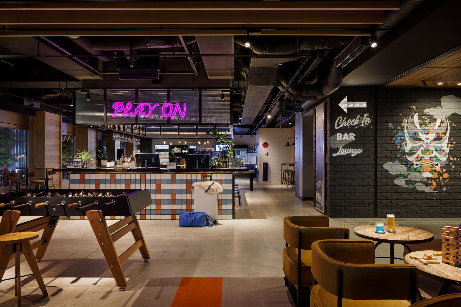 東京錦糸町 Moxy 酒店 1 樓 Bar 與交誼廳