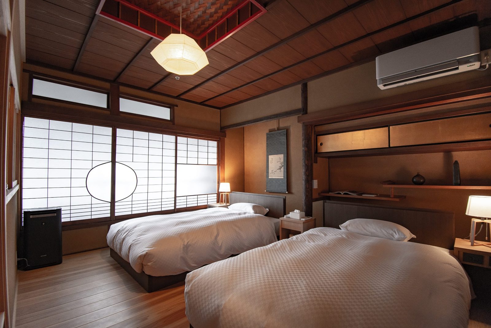NIPPONIA HOTEL 伊賀上野 城下町 六棟老建築，KANMURI 是登錄有形文化財