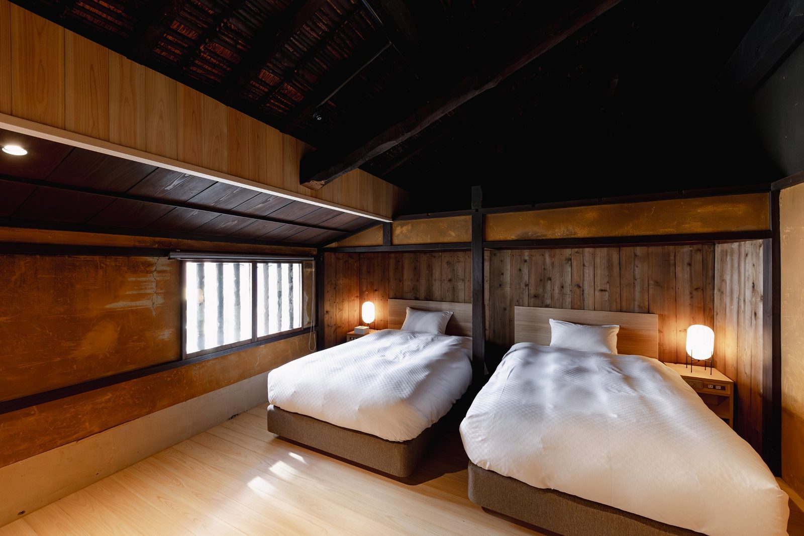 NIPPONIA HOTEL 伊賀上野 城下町 老木屋頂下的臥室