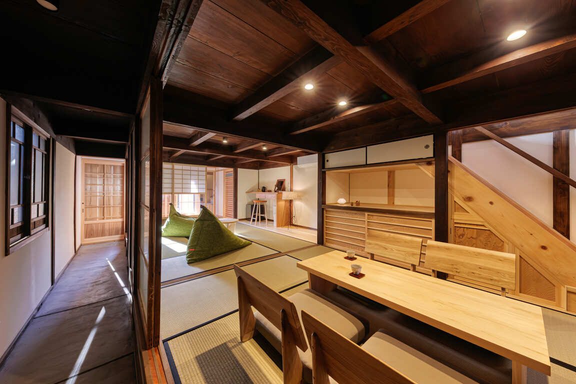NIPPONIA HOTEL 伊勢河崎 商人町 通庭與樓梯