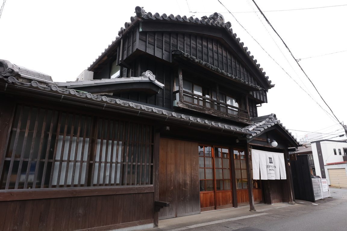 NIPPONIA HOTEL 伊勢河崎 商人町 面向街道的宿泊棟